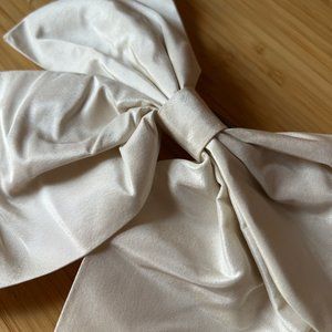 Sophie Buhai Classic Ivory Bow